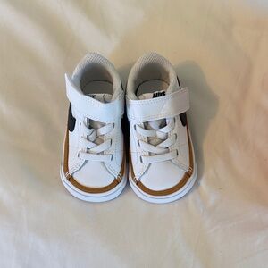Nike Kids White and Brown Accent Hook-and-Loop Sneakers